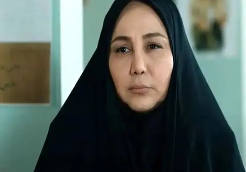 چهره متفاوت بهنوش بختیاری با چادر گل‌گلی!