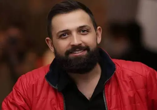 حضور احمدی نژاد در سفارت قطر خبرساز شد + عکس