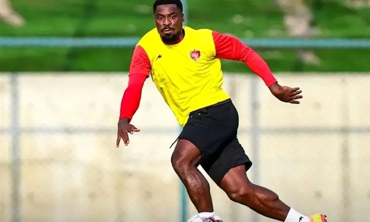 ستاره پرسپولیس با لبوبو وارد شد