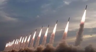 گاردین اعلام کرد: ایران ۷۰ درصد موشک‌ها و پرتابگرهای خود را حفظ کرده است