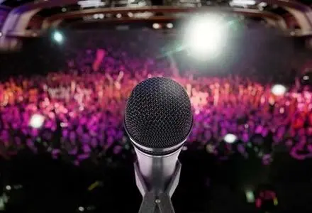 قیصر، خواننده ایرانی: هِیمنۀ غرب را شکستیم + فیلم