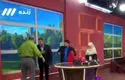 مجری شبکه سه با لباس خیس به برنامه آمد!/ویدیو 