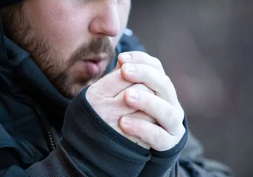 نگذارید هوای سرد وارد ریه‌هایتان شود