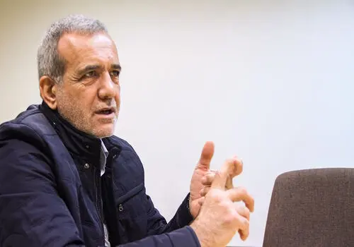 سخنان جنجالی پزشکیان درباره سقوط هلی کوپتر رئیسی: این ماجرا برای من قابل قبول نیست؛ حتماً گیری در کار  است+ فیلم