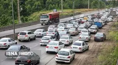 
ترافیک سنگین در محورهای منتهی به مشهد و شمال کشور
