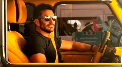 محمدرضا گلزار دوباره از سبک زندگی لوکس خود رونمایی کرد؛ از خودروی گران‌قیمت تا استایل‌های لاکچری!