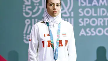 مدال خودم است، دوست داشتم به رهبر انقلاب تقدیم کنم 