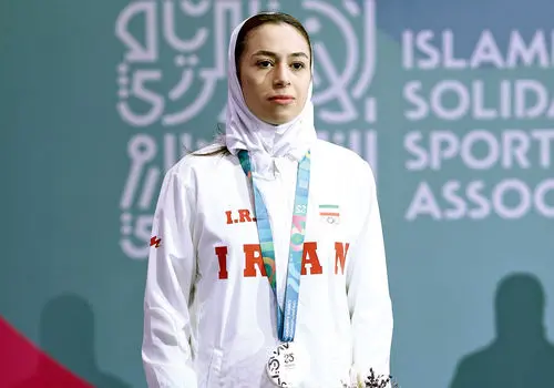 مدال خودم است، دوست داشتم به رهبر انقلاب تقدیم کنم 