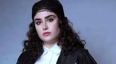 هانیه غلامی با تیپ خاص «توری و ریشه‌دار»