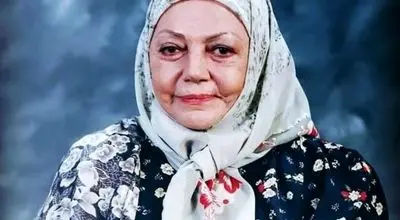 عکسی از حمیده خیرآبادی در لباس نظامی زمانی که ساکسیفون می‌نواخت!
