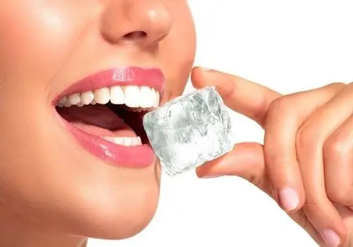 یخ خوردن کودک عامل شوک حرارتی بدن/ والدین جدی بگیرند