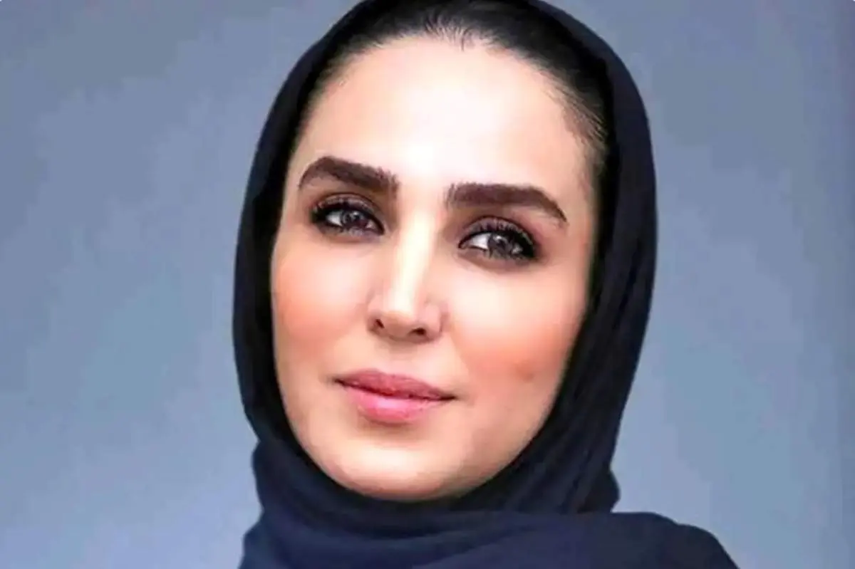 تیپ هنری «سوگل طهماسبی» در رونمایی از یک کتاب