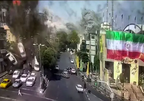 تصاویر انفجار میدان تجریش هوش مصنوعی بود؟ + فیلم / تصاویر جدید لحظاتی پس از حمله موشکی تجریش