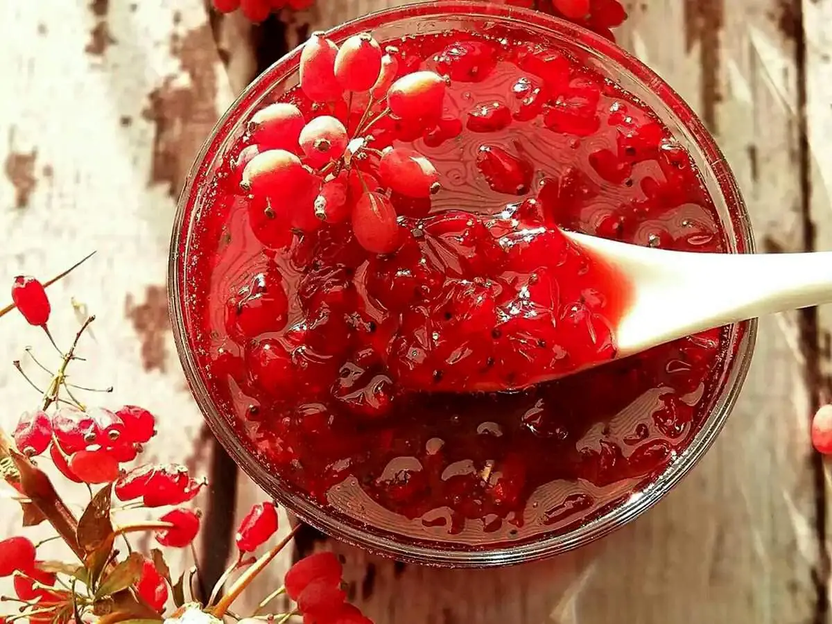 طرز تهیه مربای زرشک؛ قرمز و شفاف با طعمی دلنشین

