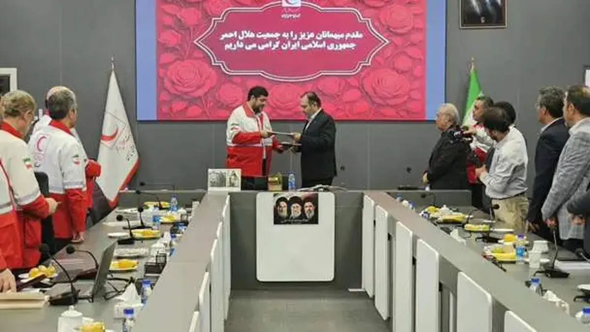 امضای تفاهم‌نامه هلال‌احمر و نظام روان‌شناسی برای تشکیل «شبکه ملی روان‌شناسان داوطلب در بحران» / کولیوند: سلامت روان امدادگران و آسیب‌دیدگان در اولویت است
