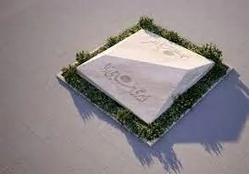 عکس تیشرت دو پسر بر مزار سردار حاجی‌زاده جلب توجه کرد