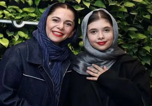 استایل زمستانی نفس بازغی با کلاه روسی + عکس