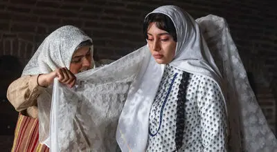 تصاویری جالب از بازیگران زن «بامداد خمار» در پشت صحنه سریال | عکسی به سبک دوران قاجار