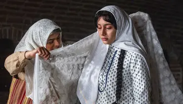 تصاویری جالب از بازیگران زن «بامداد خمار» در پشت صحنه سریال | عکسی به سبک دوران قاجار