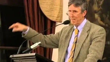 مایکل جونز: رواج بی حجابی در ایران، نقشه سازمان سیا است