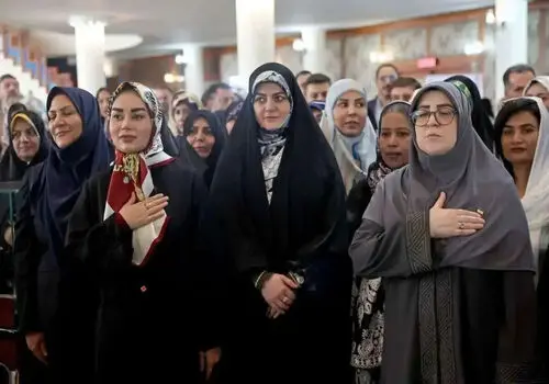 کل‌کل فوتبالی در نشست خبری سخنگوی دولت؛ واکنش جالب مهاجرانی به حاشیه ورزشی+فیلم