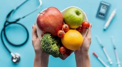 آیا کنترل قند خون باعث باطل شدن روزه می‌شود؟
