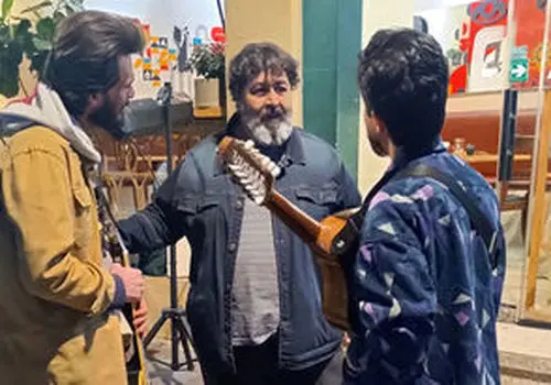 وقتی فرهاد اصلانی بی‌خبر وارد جمع موسیقی شد