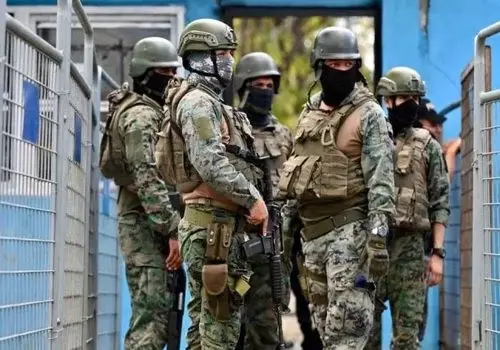 حمله مردان مسلح به تلویزیون هنگام پخش زنده در اکوادور+ فیلم
