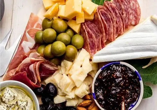 طرز تهیه پنیر آلمانی با طعم متفاوت در منزل+فیلم