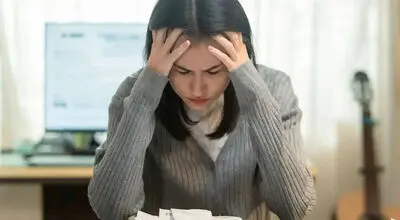 فشار اقتصادی مداوم چگونه مغز و اعصاب را تحت تأثیر قرار می‌دهد؟