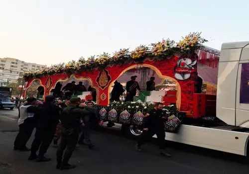 آغاز تشییع پیکرهای پاک ۱۰۰ شهید گمنام در تهران