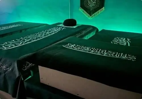 دیوارنگاره خیابان‌جمهوری با موضوع بدرقه آقای شهید ایران