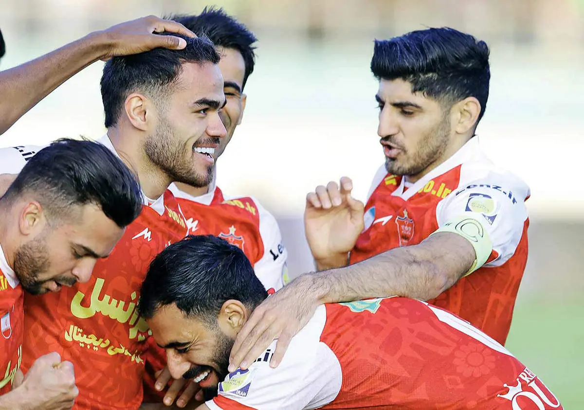 بلاتکلیفی پرسپولیس و اورونوف ادامه دارد