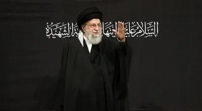 اولین شب مراسم عزاداری ایام شهادت حضرت فاطمةالزهرا سلام‌الله‌علیها با حضور رهبر انقلاب اسلامی در حسینیه امام خمینی(ره) + فیلم