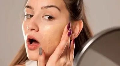 علت ماسیدن کرم پودر و نحوه استفاده حرفه‌ای از آن!