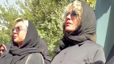 پایان تلخ اکبر عبدی به دست شراره رخام رقم خورد/ شراره رخام بر سر مزار اکبر عبدی چه کرد؟/ ویدئو