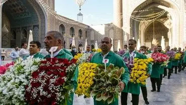 گل آرایی حرم امام رضا(ع) همزمان با شب نیمه شعبان+ فیلم