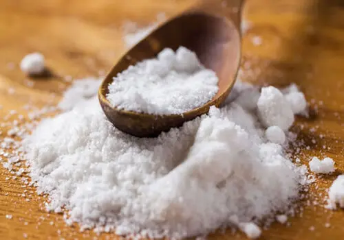 برداشت سنتی نمک از رودخانه «کال‌شور»+ تصاویر
