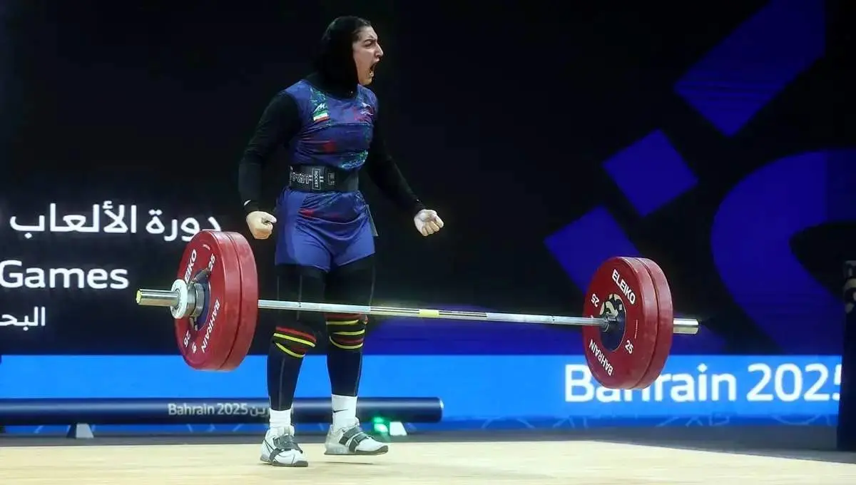 دختر وزنهبردار ایرانی رکورد ۱۲۱ کیلویی دوضرب را ثبت کرد