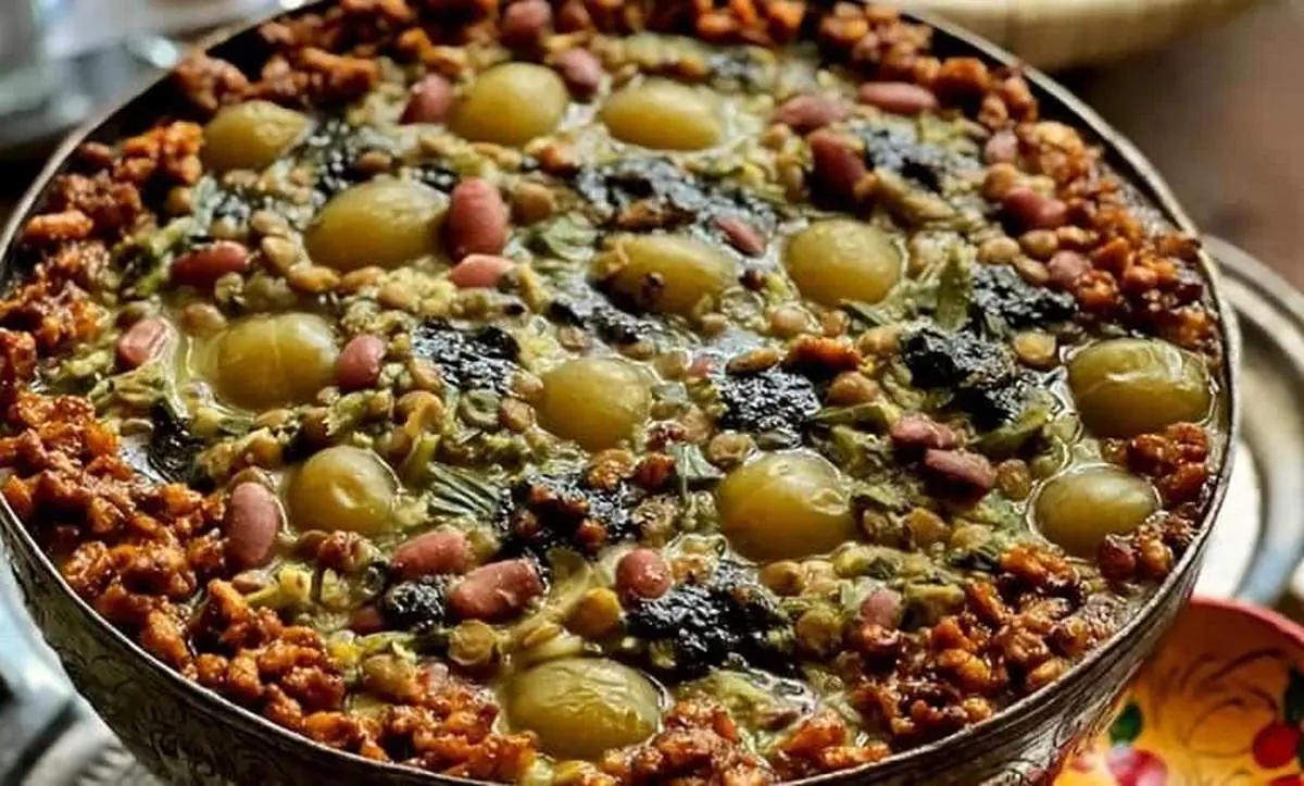 طرز تهیه آش گوجه‌سبز 