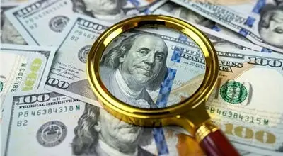 پیشبینی قیمت دلار در ۲۸ مهر ۱۴۰۴؛ نوسان میان تورم و سیاستهای بازارساز