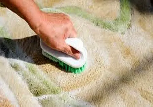 راهکارهای تمیز کردن فرش روشن و سفید
