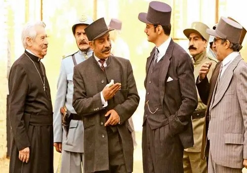 امیرعلی دانایی به صف هنرمندان مهاجر پیوست / وداع غافلگیرکننده «فرخِ» کلاه پهلوی با ایران