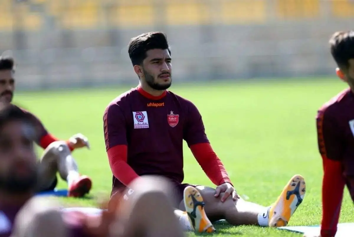 هافبک سابق پرسپولیس آبی پوش شد