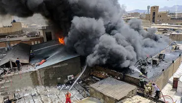 آتش‌سوزی در یک انبار بزرگ در تهران+ فیلم