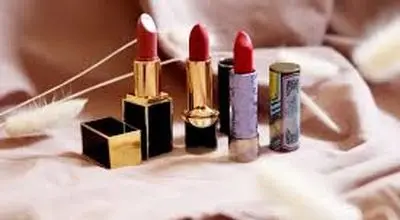  چرا رژ لب تلخ است ؟