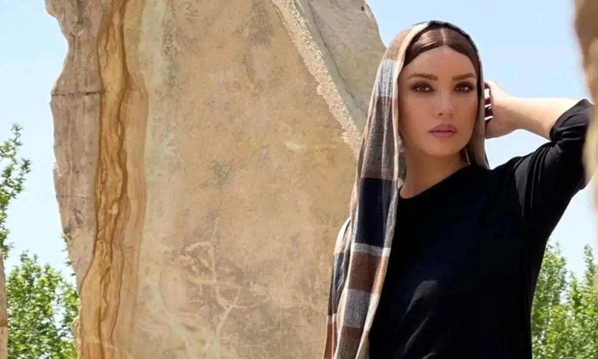 تصویری از متین ستوده در لباس زنان چینی