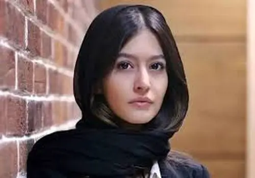 پردیس احمدیه با ژست یوگا در حال و هوای بهاری!