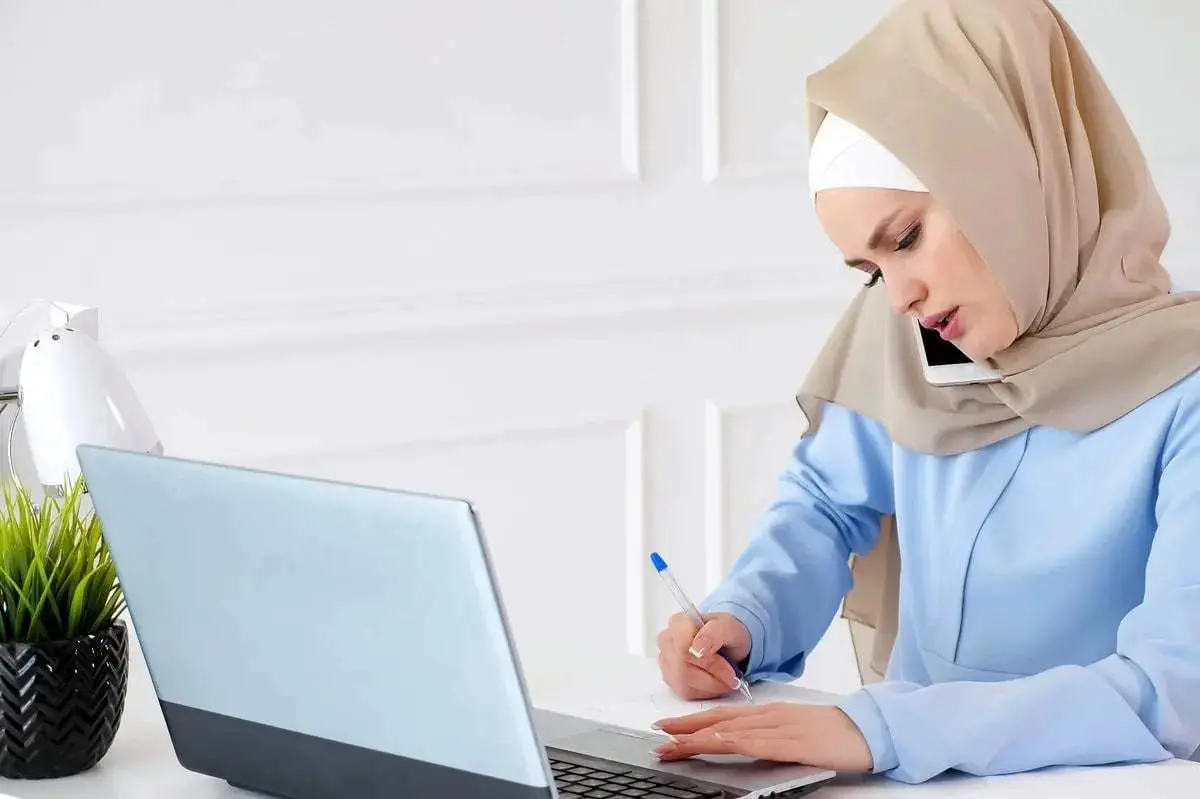 استخدام منشیهای زن در این استان ممنوع شد