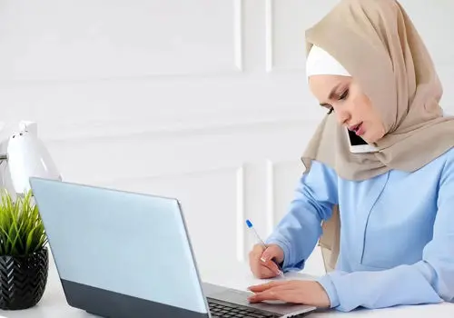 دلیل عجیبی که باعث شد جذاب‌ترین فوتبالیست زن بادیگارد استخدام کند+ تصاویر
